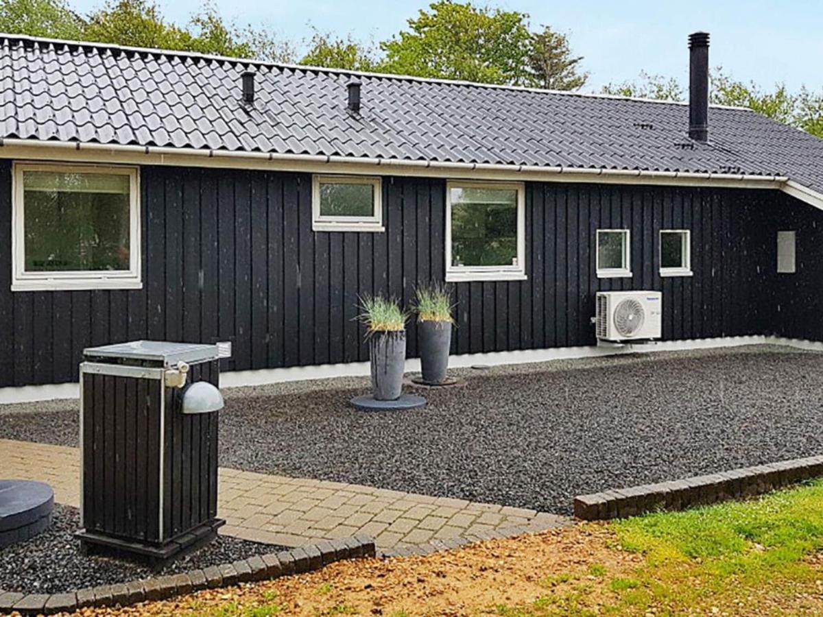 6 Person Holiday Home In Hemmet Esterno foto