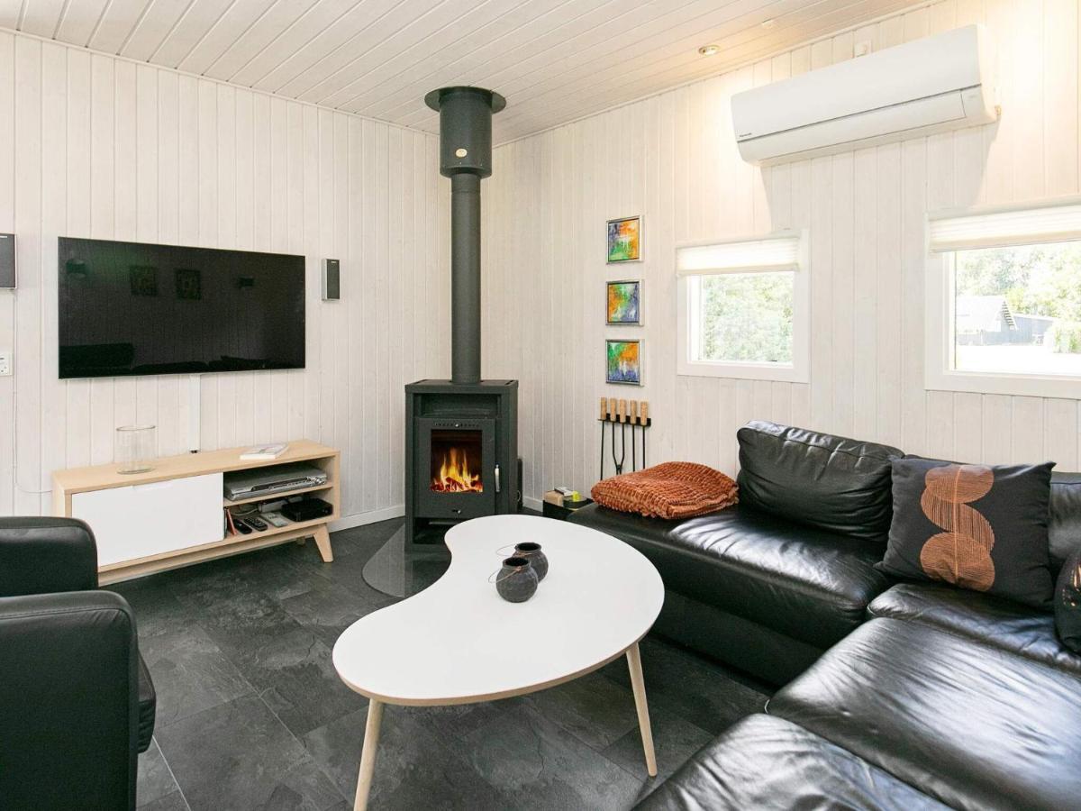 6 Person Holiday Home In Hemmet Esterno foto