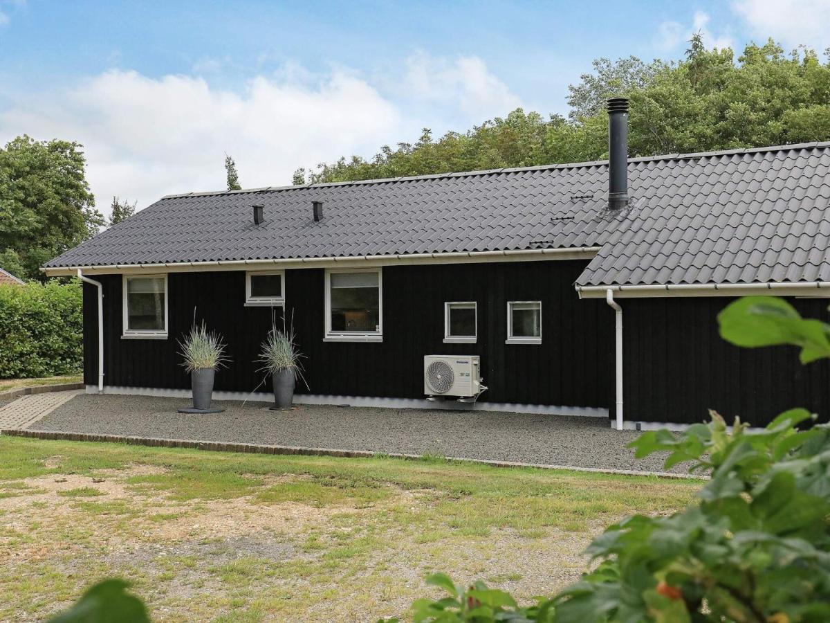 6 Person Holiday Home In Hemmet Esterno foto