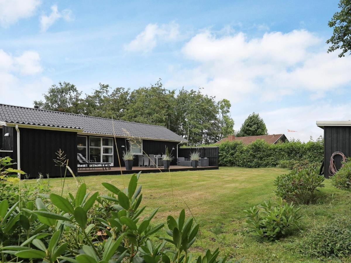 6 Person Holiday Home In Hemmet Esterno foto
